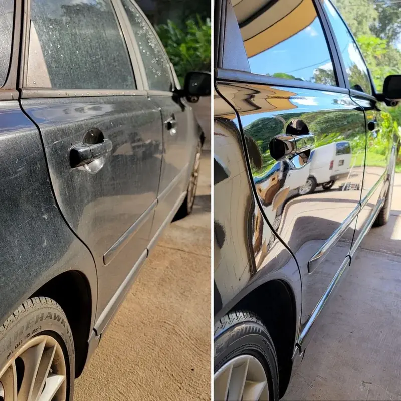 Carrosserie noire sale avant et brillante après lavage à la main